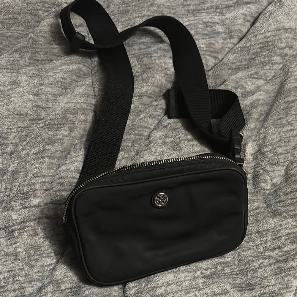 Black belt bag